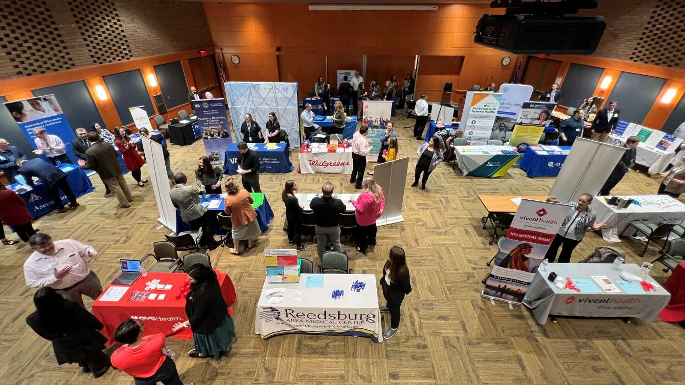 Pharmacy students explore career opportunities at Experiential Education Expo