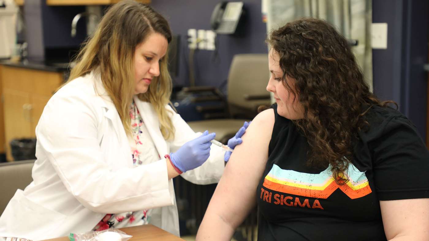 New law expanding vaccination access passes with help of MCW School of Pharmacy