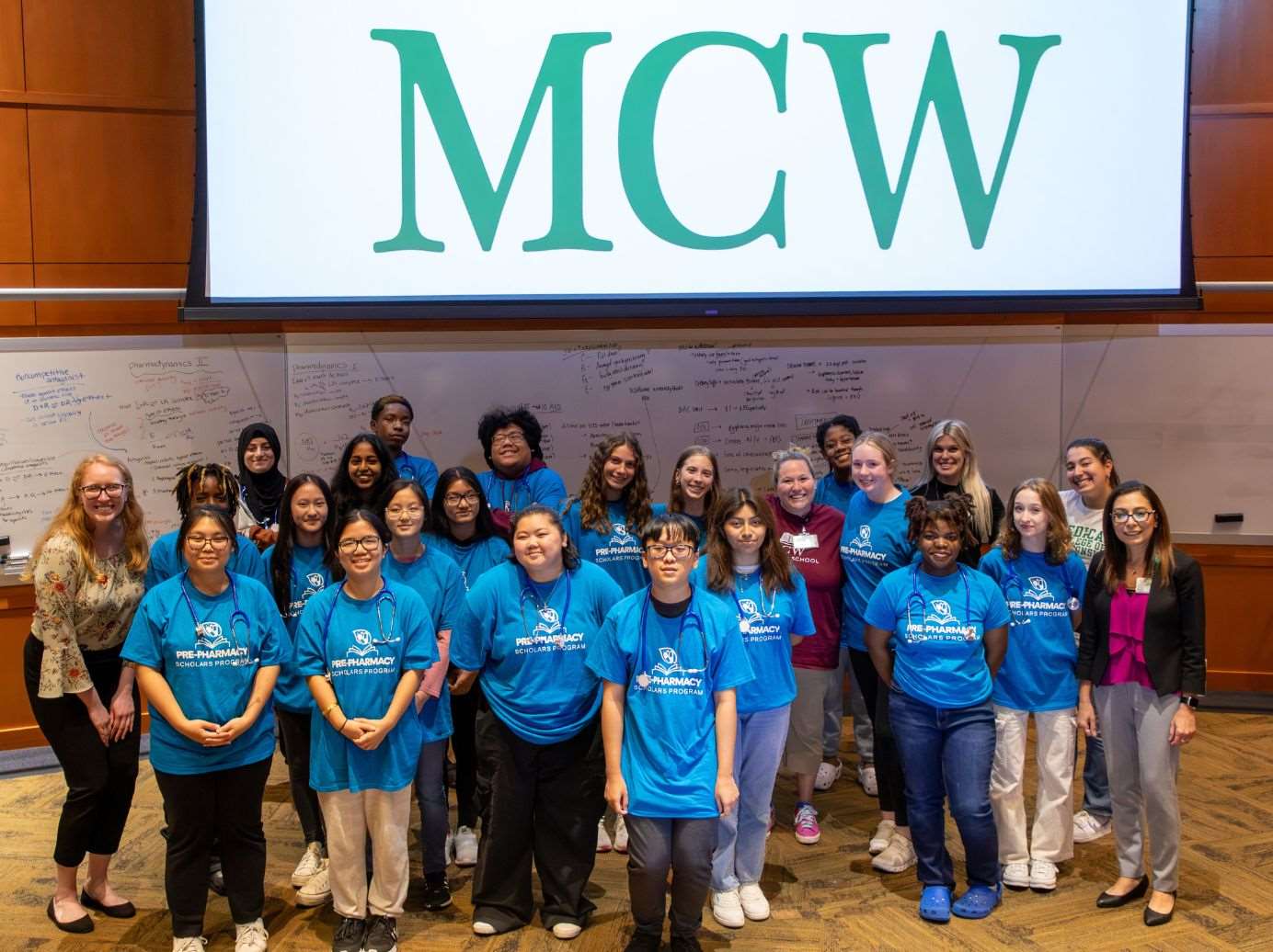 Nineteen high schoolers complete MCW’s Pre-Pharmacy Scholars Boot Camp 
