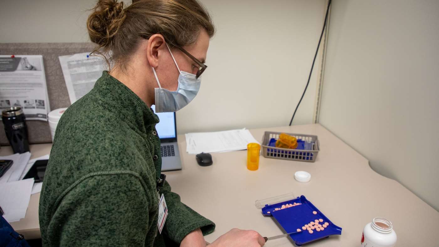 MCW pharmacy student working at Saturday Clinic