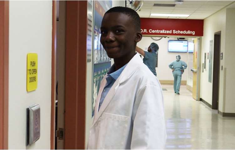 Aremontae Rawls experiencing a day in the life of a neurosurgeon