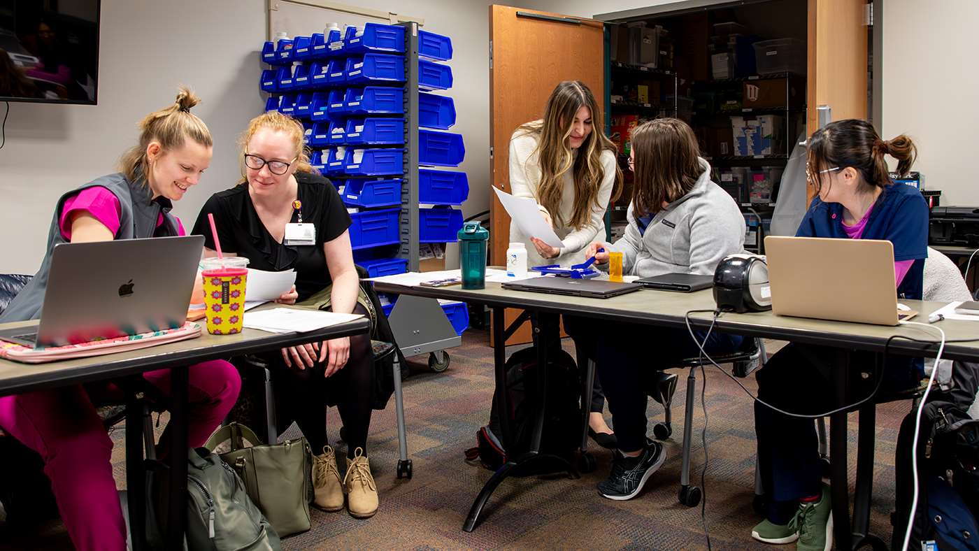 Volunteer students at the Saturday Clinic for the Uninsured