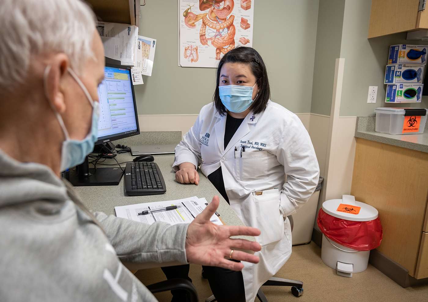 Dr. Susan Tsai and patient