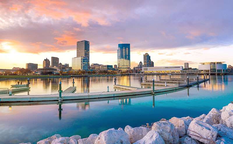 Milwaukee WI skyline