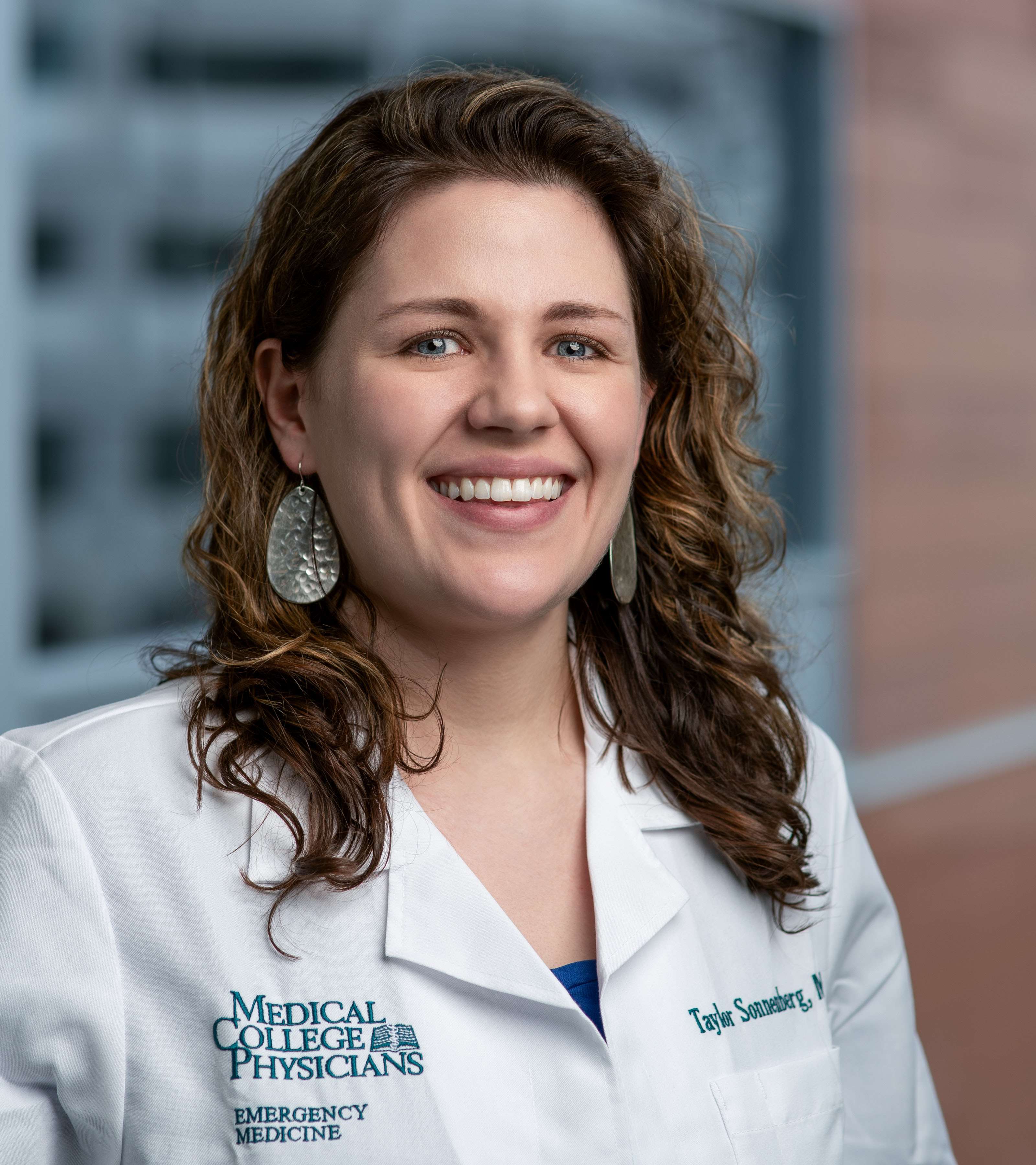 Taylor Sonnenberg, MD