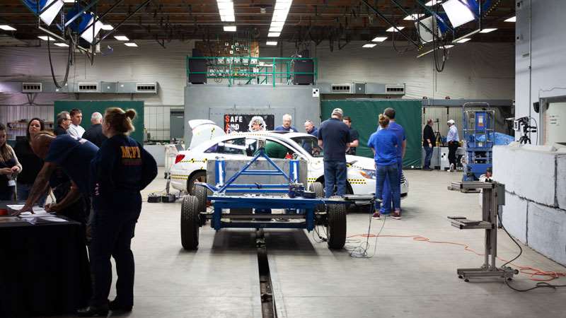 Researchers working in ZVAMC Crash Lab
