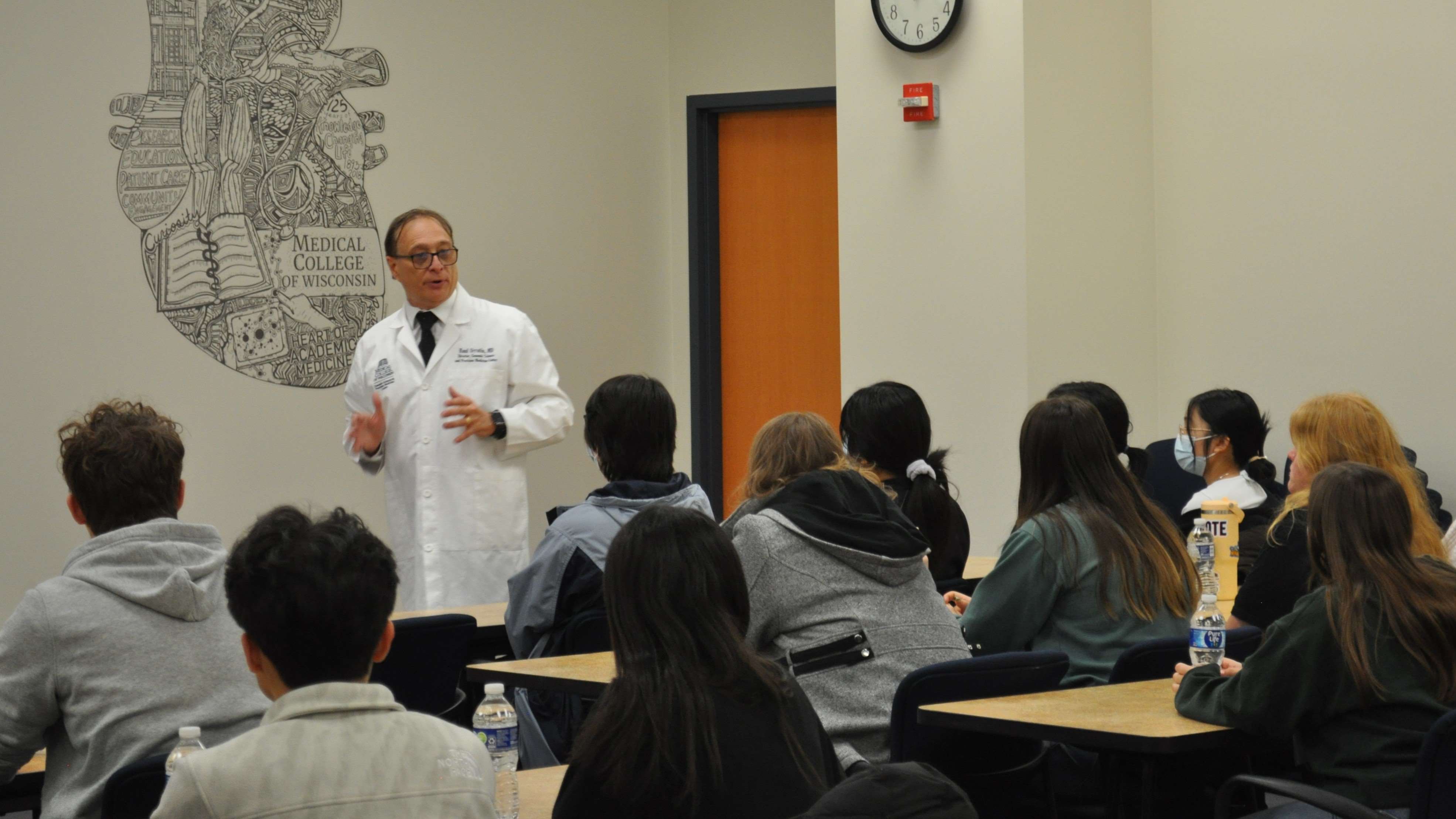 Raul Urrutia, MD lecture RRHS students 