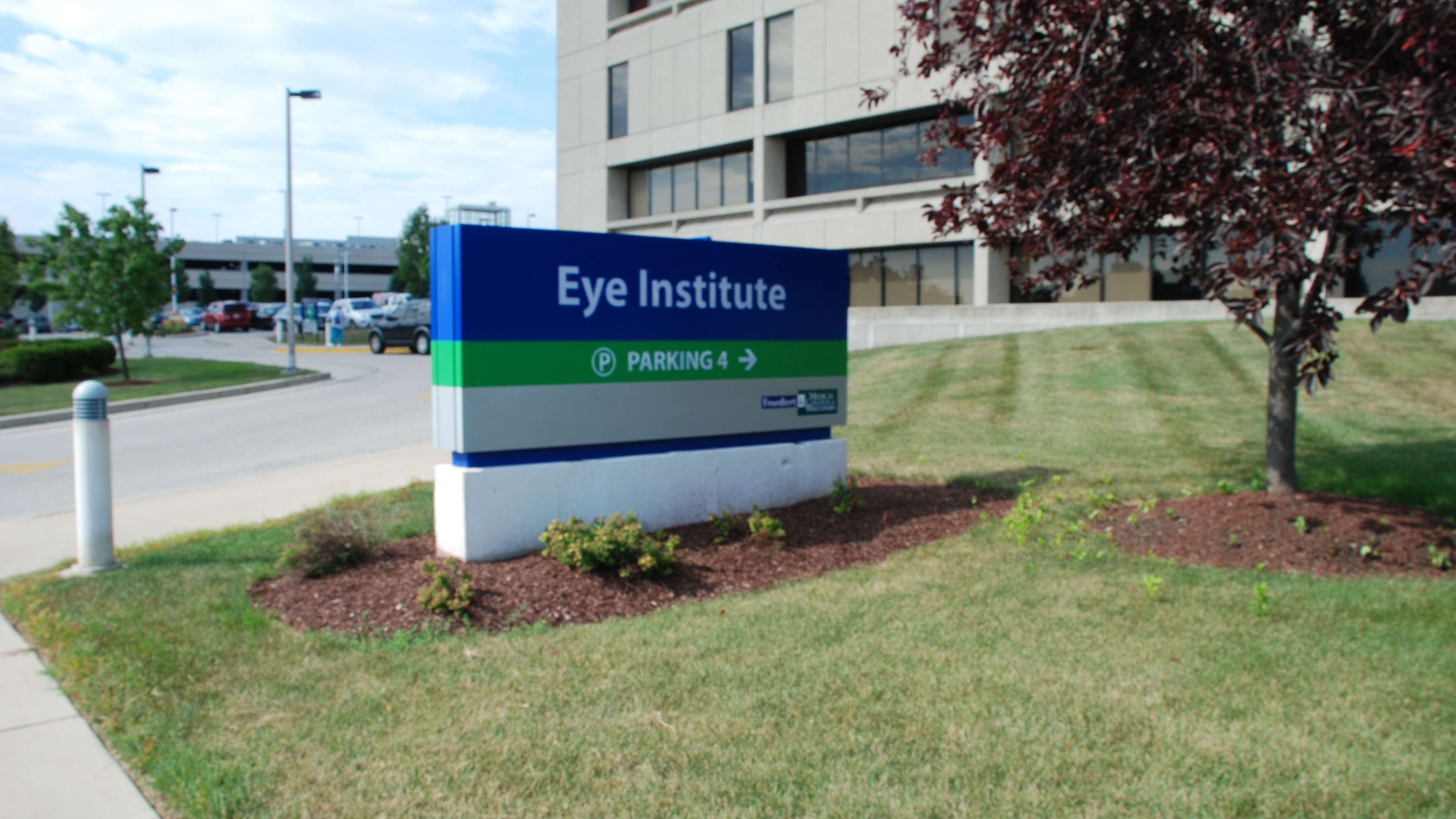 Exterior Eye Institute Sign_Intro Component