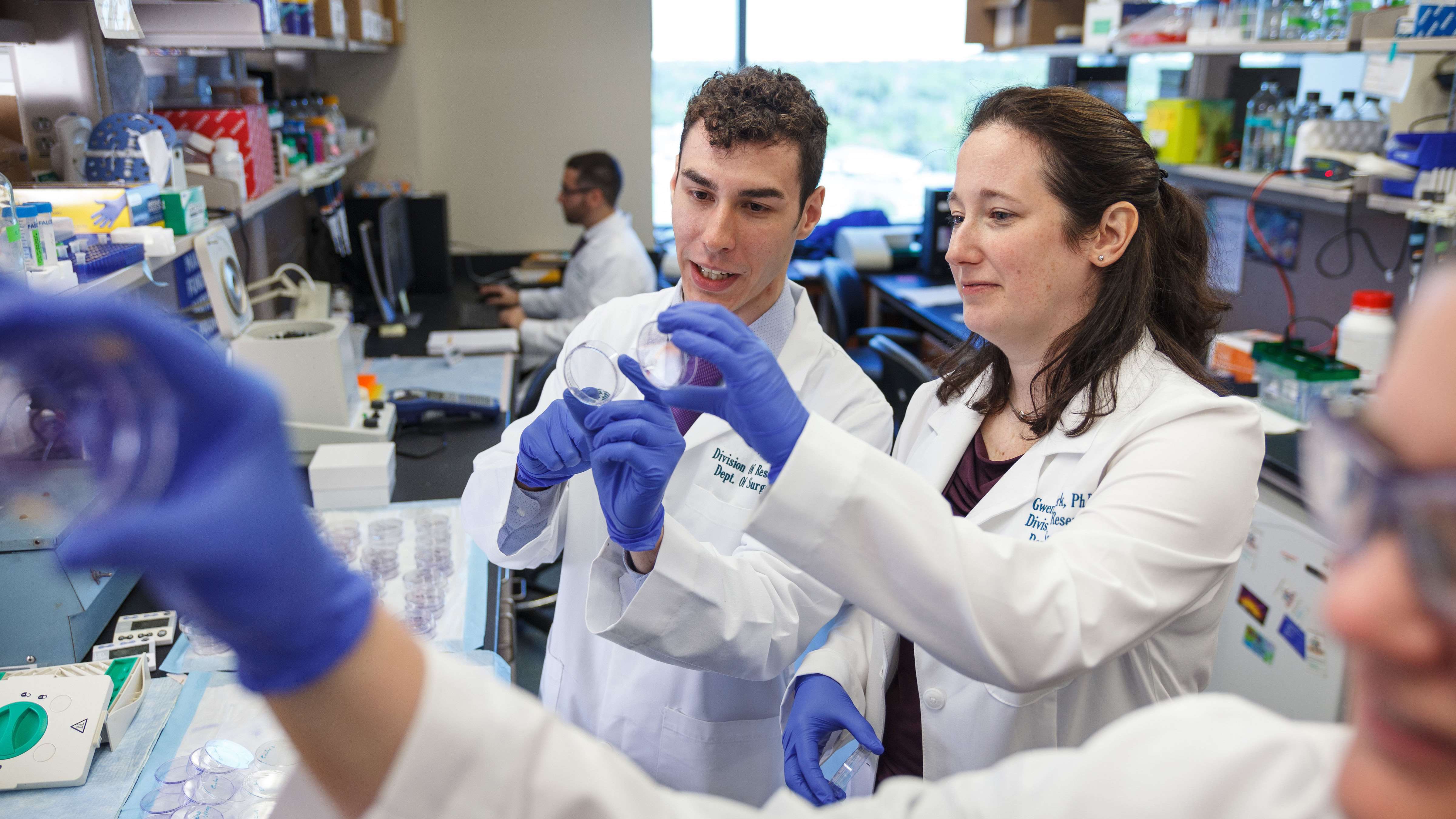 Lomberk Lab with Guillermo Urrutia and Dr. Gwen Lomberk